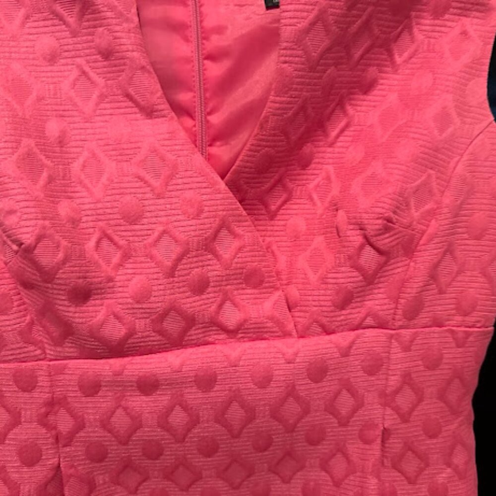 Bright pink V-neck short sleeved dress - Sz 4